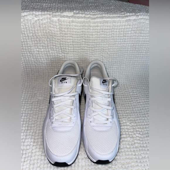 NEW. Women’s Nike Air Max Excee White Sneakers Size 10 - Picture 10 of 14
